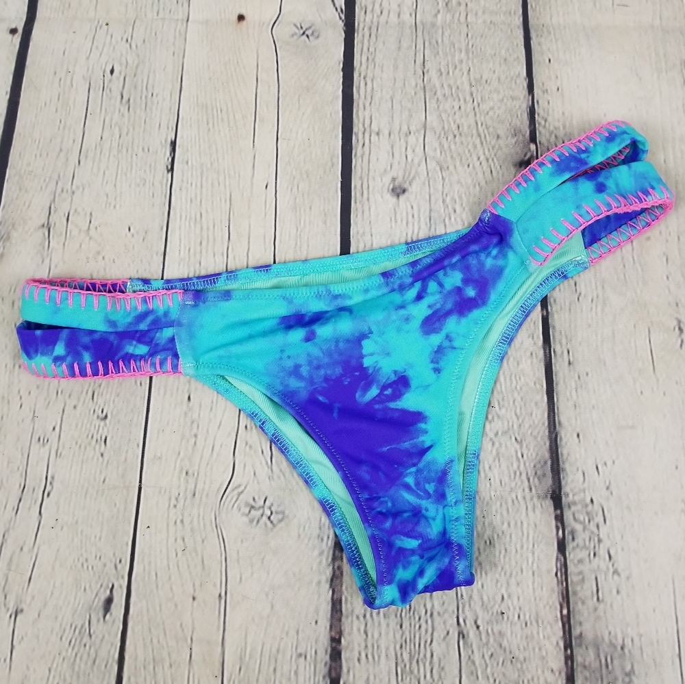 SHADE & SHORE | tie-dye contrasting stitch cheeky bikini bottoms